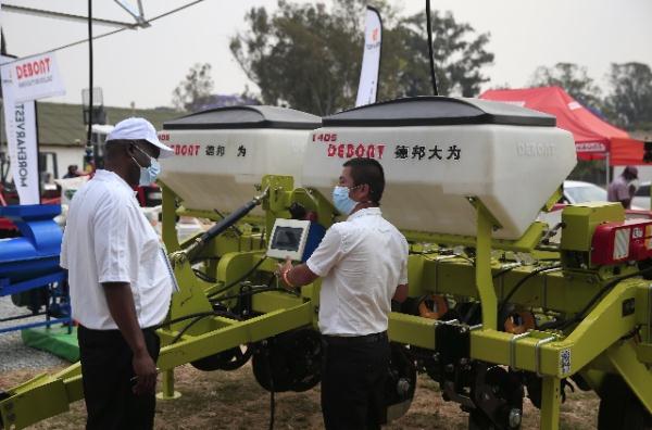 “中國農(nóng)技”“中國農(nóng)機(jī)”“中國農(nóng)場”助力非洲農(nóng)業(yè)發(fā)展